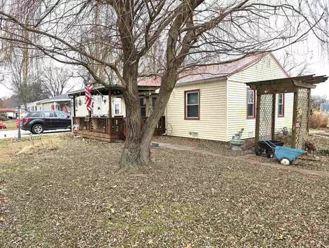 105 S Watkins St E #0, Cisne, IL 62823