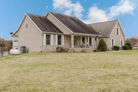 20791 Misty Waters Pt, Pittsburg, IL 62974