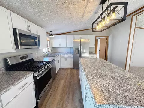 Kitchen - 1739 120th Ave, Aledo, IL 61231 photo 2 of 2