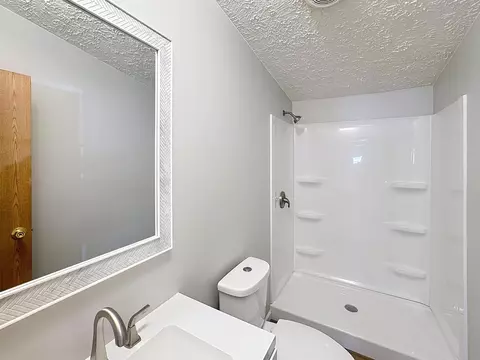 Bath - 1739 120th Ave, Aledo, IL 61231 photo 2 of 2