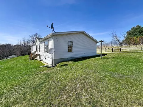 Exterior - 1739 120th Ave, Aledo, IL 61231 photo 5 of 5