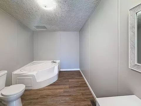 Bath - 1739 120th Ave, Aledo, IL 61231 photo 1 of 2