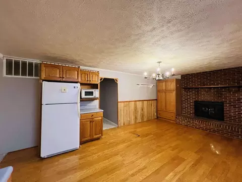 Living - 191 W Davis St, Equality, IL 62934 photo 1 of 4