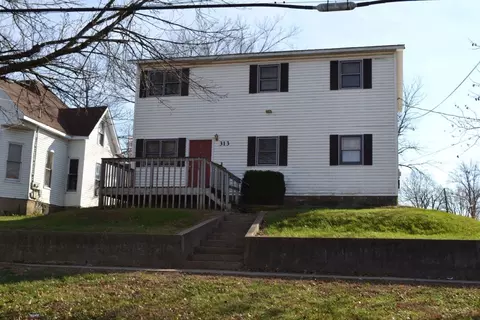 313 W Cherry St, Carbondale, IL 62901