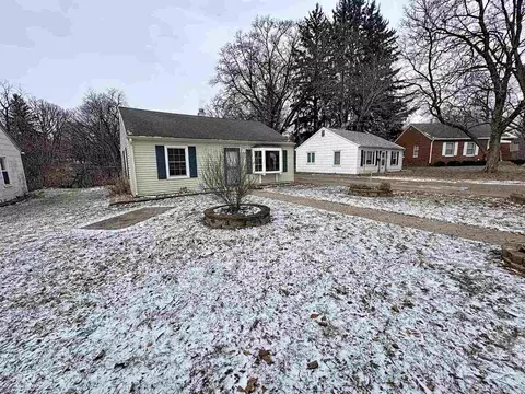 1213 29th Ave Ct, Moline, IL 61265 photo 2