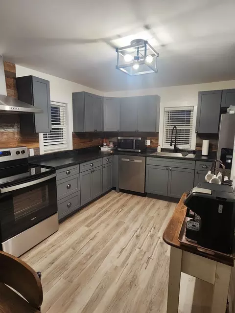 Kitchen - 8350 Il-147, Simpson, IL 62985 photo 1 of 3