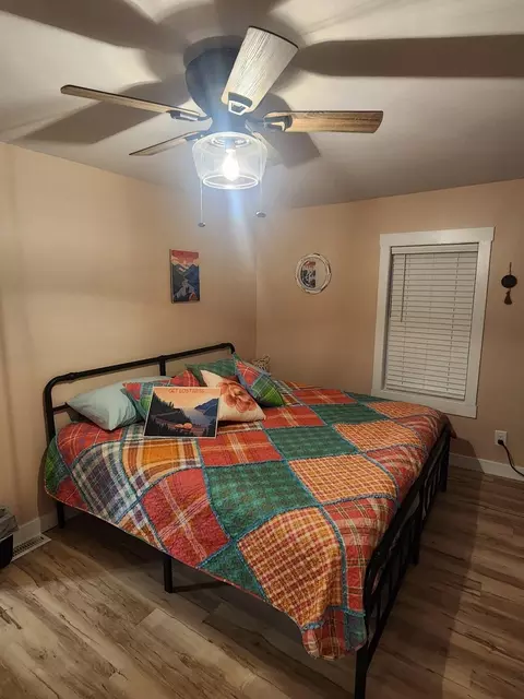 Bedroom - 8350 Il-147, Simpson, IL 62985 photo 1 of 6