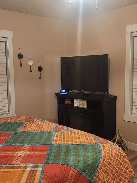Bedroom - 8350 Il-147, Simpson, IL 62985 photo 2 of 6