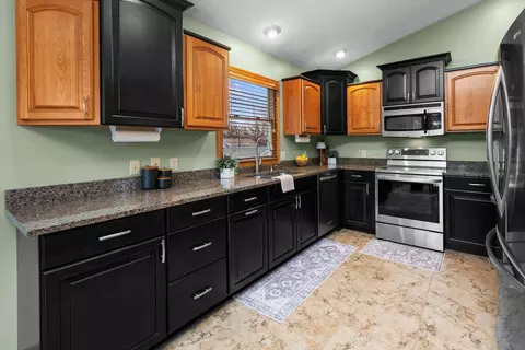 2916 44th St, Moline, IL 61265 photo 10