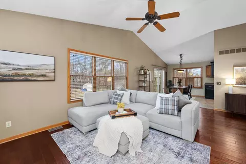 2916 44th St, Moline, IL 61265 photo 4