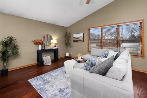 2916 44th St, Moline, IL 61265 photo 3