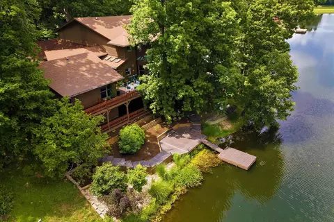 396 Lake Indian Hills Cir, Carbondale, IL 62902
