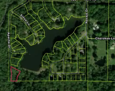 001 Apache Dr, Carbondale, IL 62902