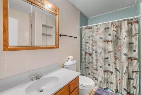 Bath - 2334 5th St, Moline, IL 61265 photo 2 of 2