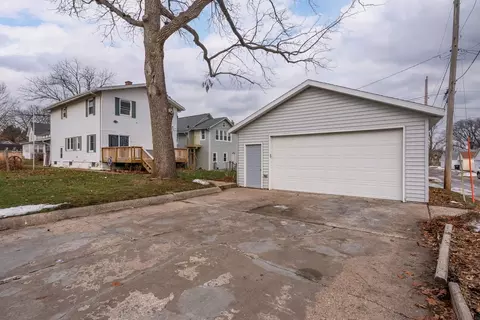 Exterior - 2334 5th St, Moline, IL 61265 photo 5 of 5