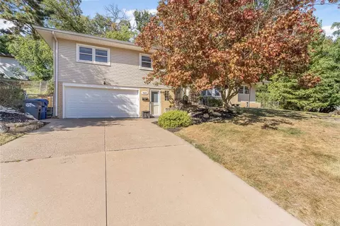 740 Mississippi Blvd, Bettendorf, IA 52722