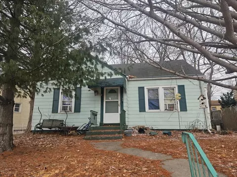 1604 E Pleasant St, Davenport, IA 52803