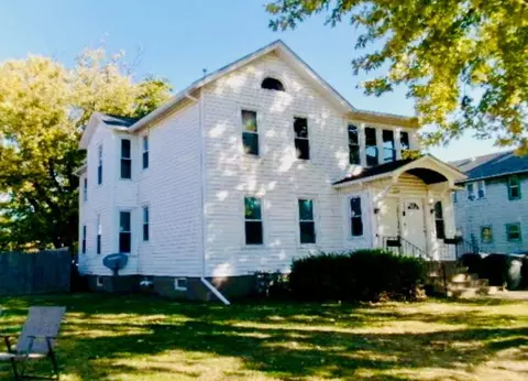322 1st Ave, Clinton, IA 52732
