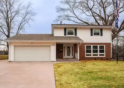 2538 E Garfield St, Davenport, IA 52803