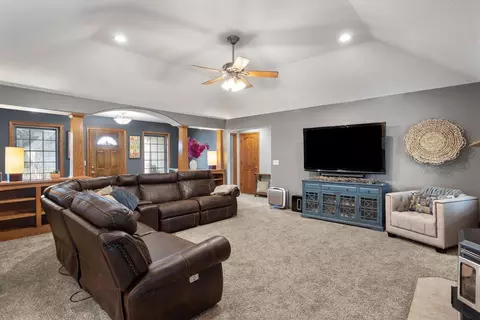 18 Nicholas Ct, Eldridge, IA 52748 photo 10