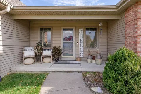 18 Nicholas Ct, Eldridge, IA 52748 photo 3