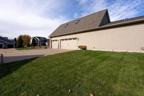 18 Nicholas Ct, Eldridge, IA 52748 photo 55