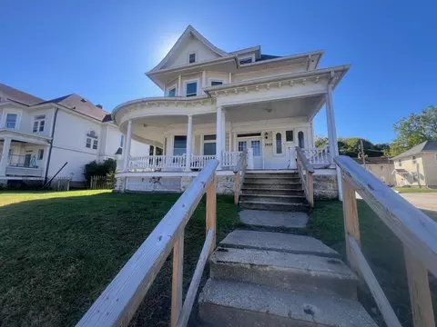 Exterior - 2602 6th Ave, Moline, IL 61265 photo 2 of 4