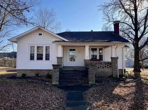 505 California St, Carterville, IL 62918
