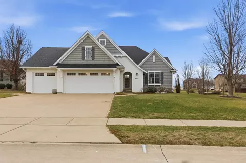 6478 Spring Creek Dr, Bettendorf, IA 52722