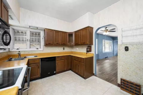 Kitchen - 5108 6th Ave, Moline, IL 61265 photo 2 of 3