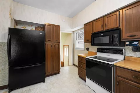 Kitchen - 5108 6th Ave, Moline, IL 61265 photo 3 of 3