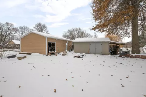 Exterior - 2701 47th St, Moline, IL 61265 photo 7 of 7