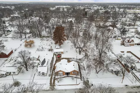 View/Area - 2701 47th St, Moline, IL 61265 photo 2 of 3
