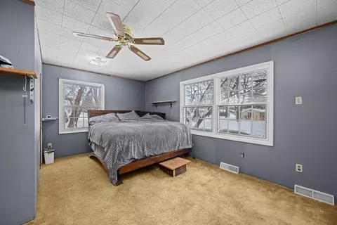 Bedroom - 2701 47th St, Moline, IL 61265 photo 6 of 9