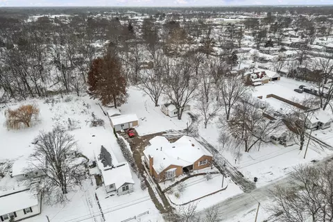 View/Area - 2701 47th St, Moline, IL 61265 photo 1 of 3