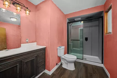 Bath - 2701 47th St, Moline, IL 61265 photo 2 of 2