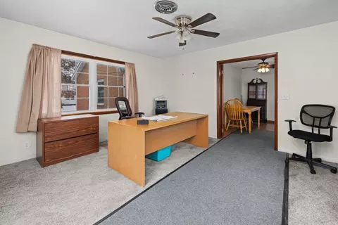 Entry Way - 2701 47th St, Moline, IL 61265 photo 2 of 2