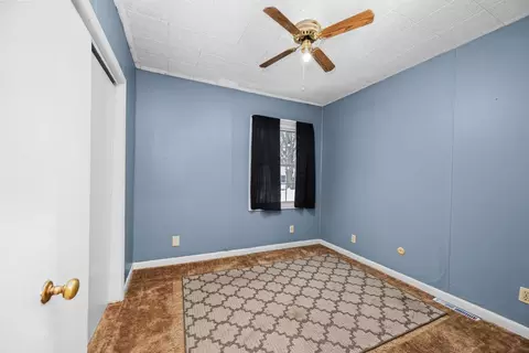 Bedroom - 2701 47th St, Moline, IL 61265 photo 9 of 9