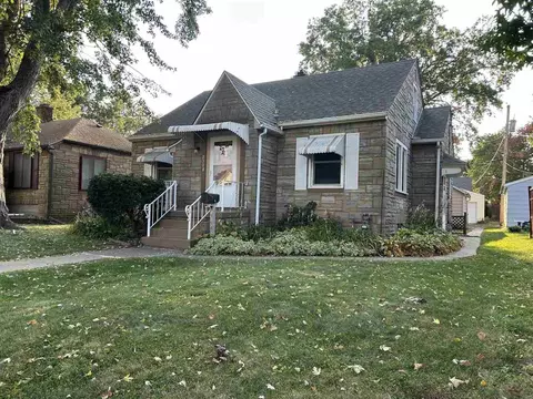 2308 Wilkes Ave, Davenport, IA 52804