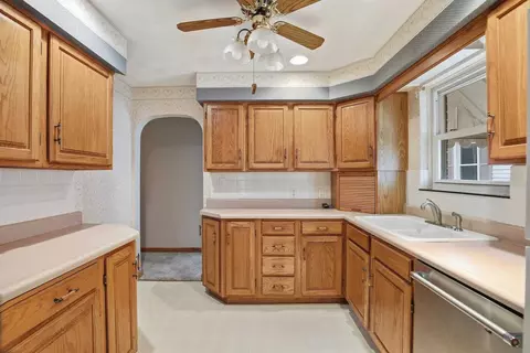 1923 31st Street A St, Moline, IL 61265 photo 22