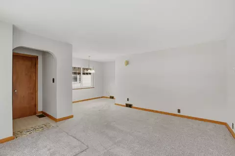 1923 31st Street A St, Moline, IL 61265 photo 4