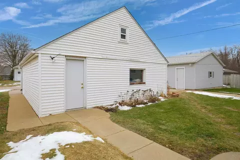1923 31st Street A St, Moline, IL 61265 photo 47