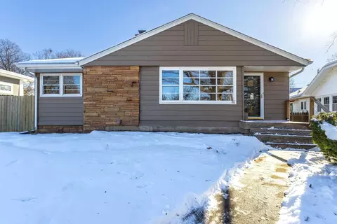 71 Crestwood Ter, Davenport, IA 52803