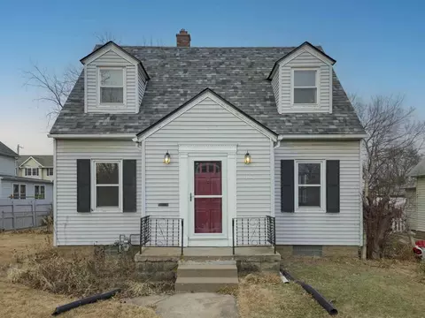 408 E 29th St, Davenport, IA 52803