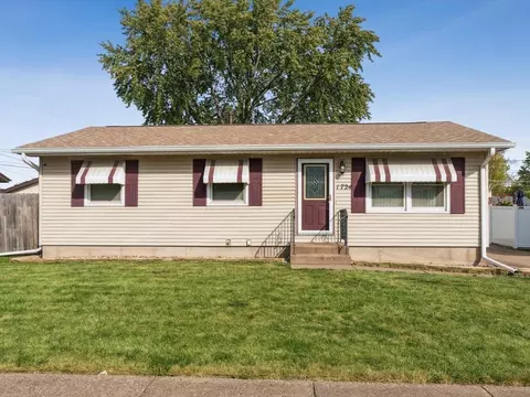 1724 W 69th St, Davenport, IA 52806