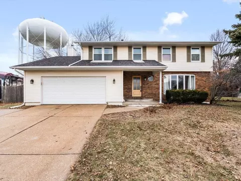 5826 Lillie Ave, Davenport, IA 52806