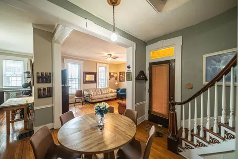 Entry Way - 207 E 4th St, Metropolis, IL 62960 photo 2 of 6