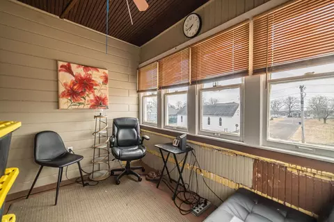 Exterior - 207 E 4th St, Metropolis, IL 62960 photo 5 of 7