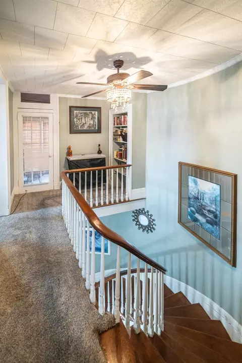 Entry Way - 207 E 4th St, Metropolis, IL 62960 photo 4 of 6