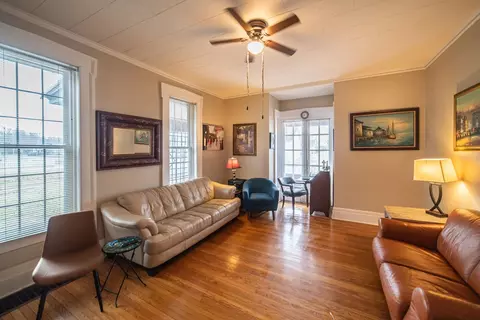 Living - 207 E 4th St, Metropolis, IL 62960 photo 2 of 3